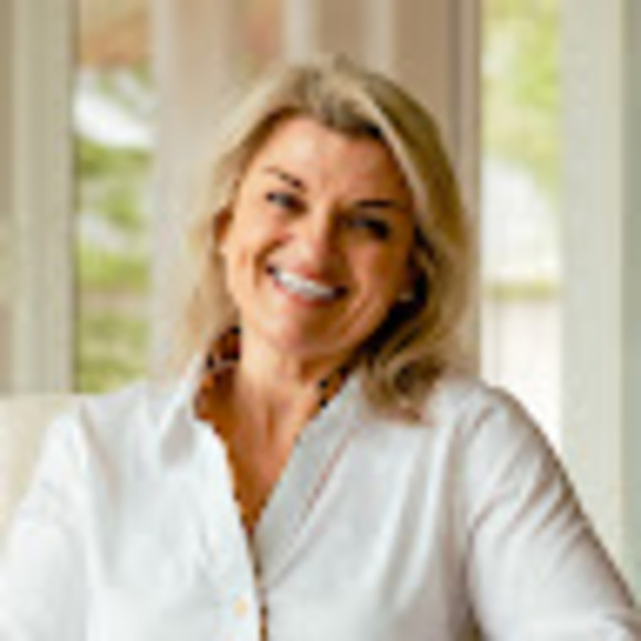 Meet your Posher, Pamela - Picture 1 of 1